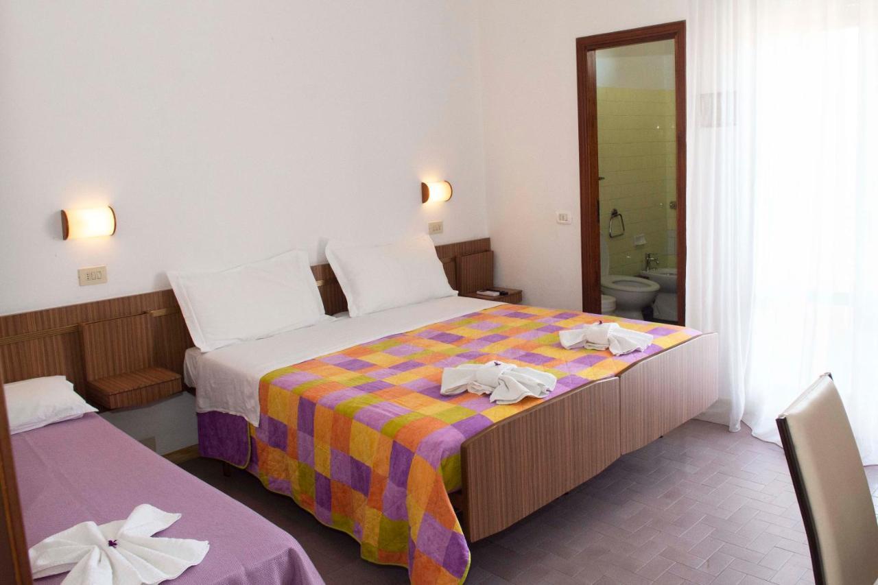 Hotel Sara Cesena Bagian luar foto
