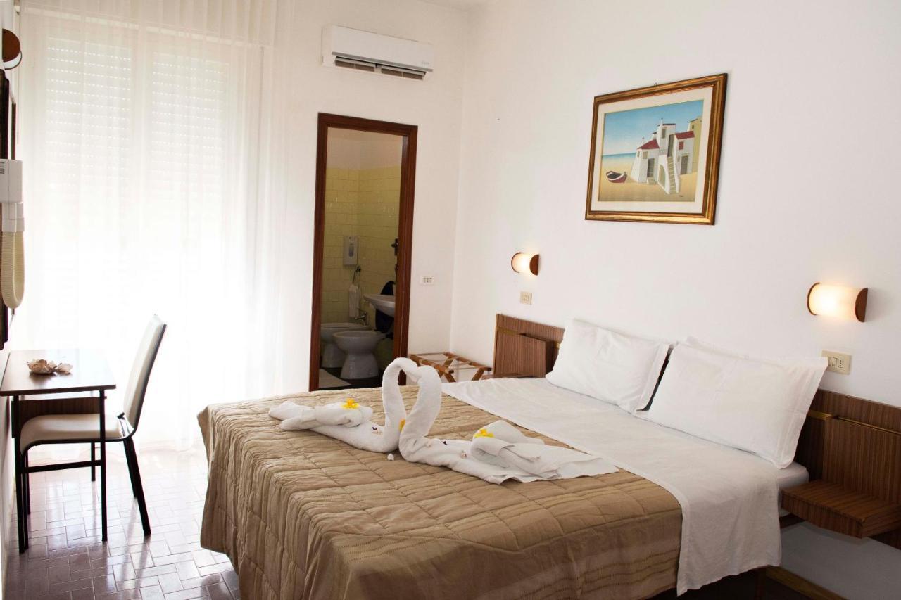 Hotel Sara Cesena Bagian luar foto