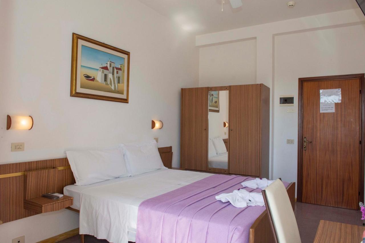 Hotel Sara Cesena Bagian luar foto
