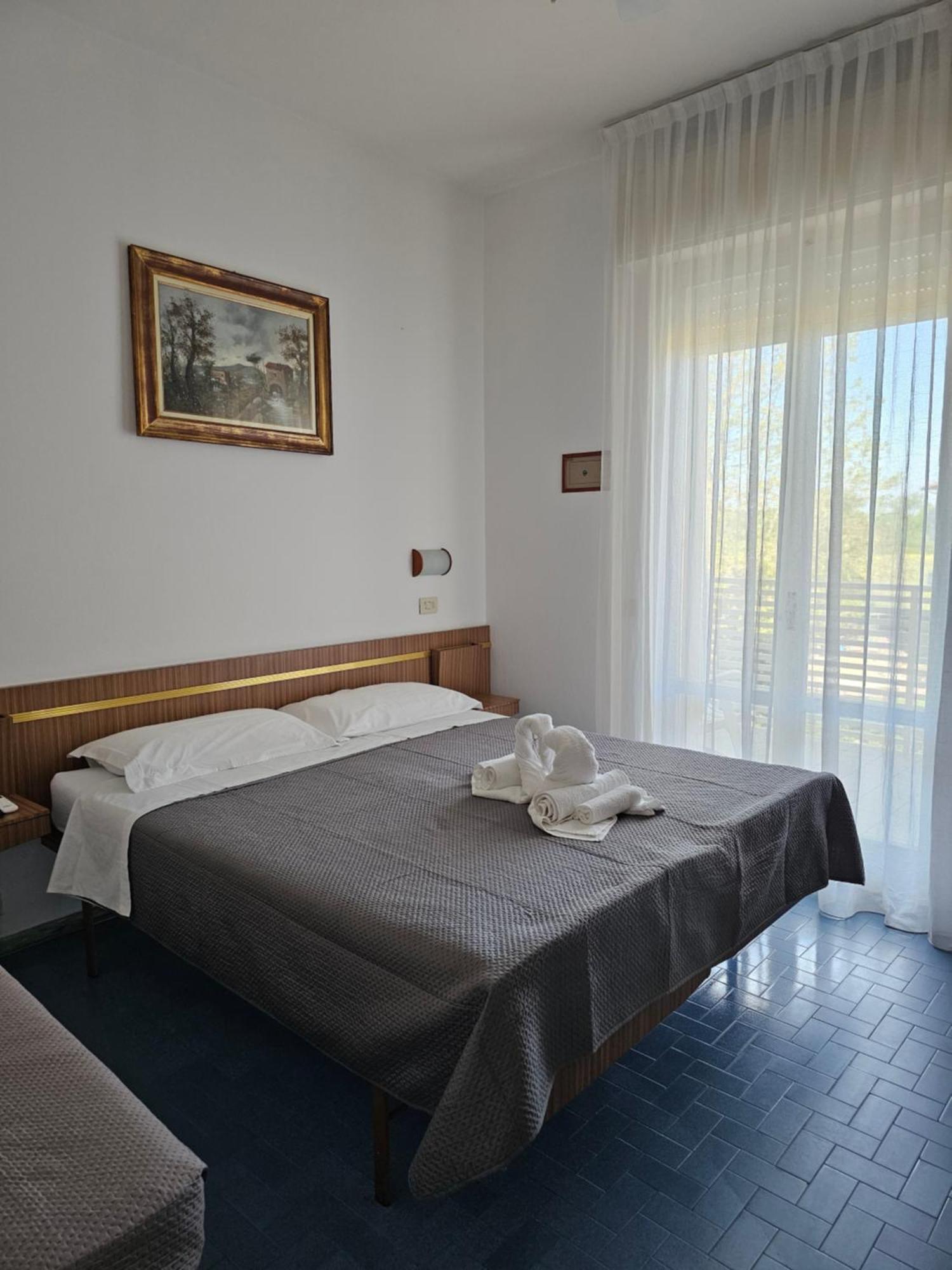 Hotel Sara Cesena Bagian luar foto