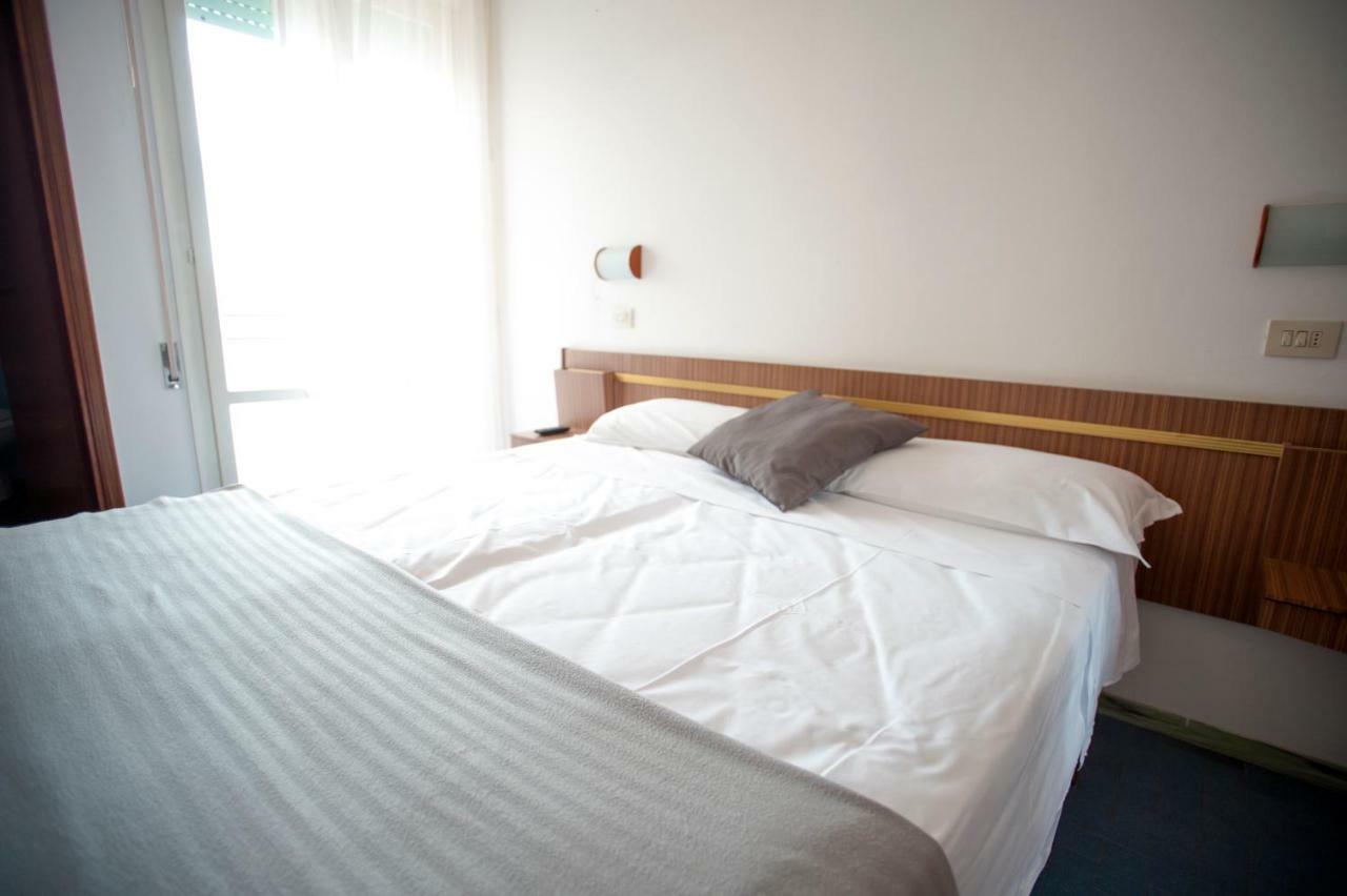 Hotel Sara Cesena Bagian luar foto