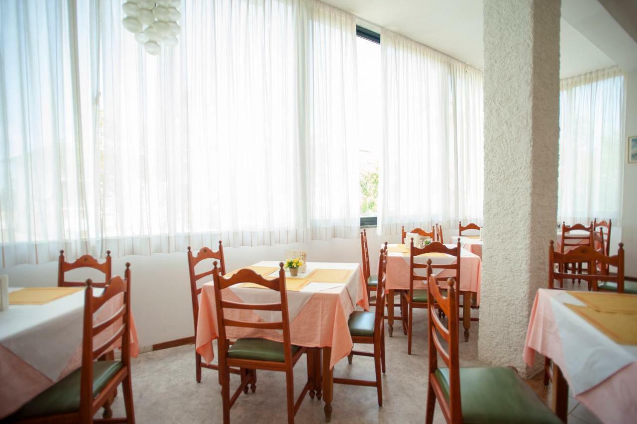 Hotel Sara Cesena Bagian luar foto